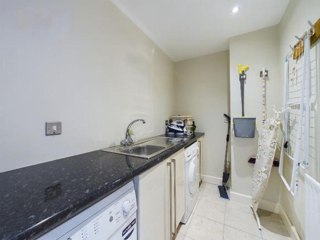 Cosy 3 Bedroom Apartment In Central Portrush With Sea Views Exteriér fotografie